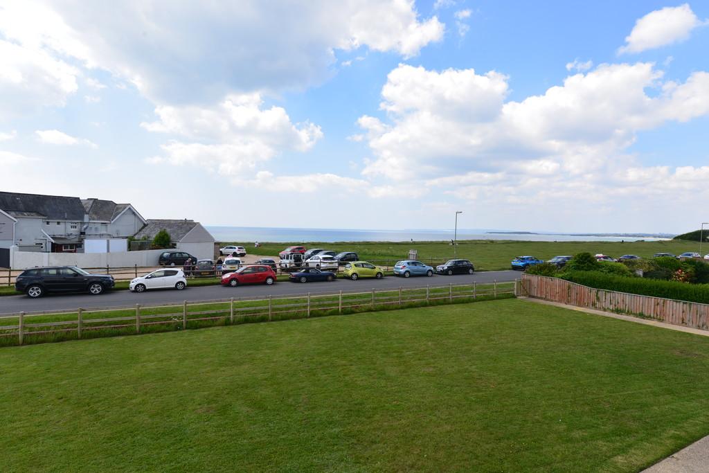 Sea Road, Barton On Sea, New Milton 2 bed apartment £259,950