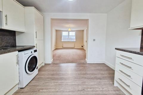 2 bedroom apartment to rent, Elliot Court, Leeds LS13