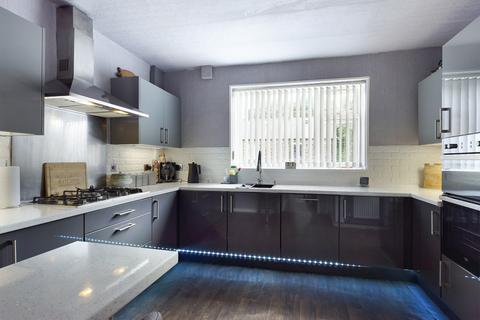 20 Moor Crescent, Diggle, Oldham, OL3 5NZ