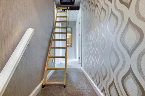 20 Moor Crescent, Diggle, Oldham, OL3 5NZ