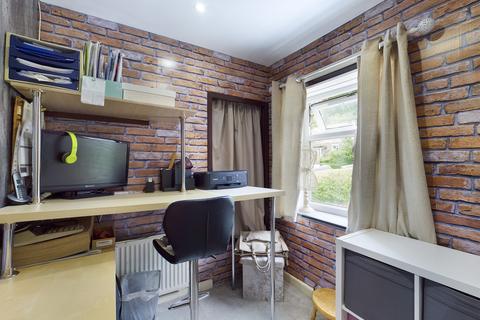 20 Moor Crescent, Diggle, Oldham, OL3 5NZ