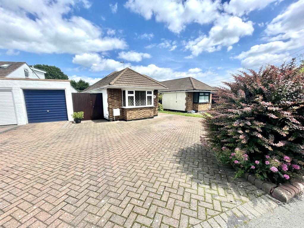 Plumberow Avenue, Hockley 2 bed semi-detached bungalow - £350,000