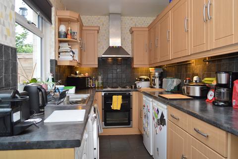 18 Sixth Avenue, Oldham, OL8 3RX