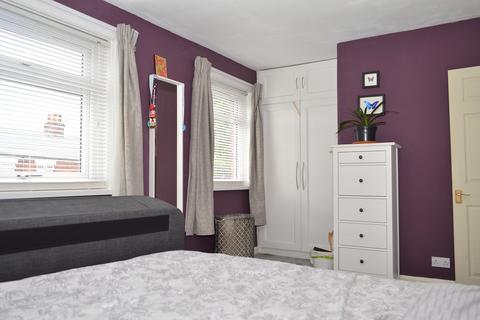 18 Sixth Avenue, Oldham, OL8 3RX