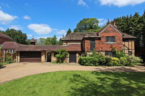 Lowfields Heather Close, Kingswood, Tadworth, KT20 6NY