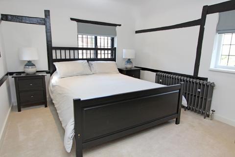 Lowfields Heather Close, Kingswood, Tadworth, KT20 6NY
