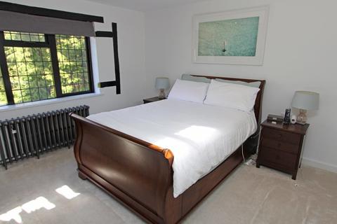 Lowfields Heather Close, Kingswood, Tadworth, KT20 6NY