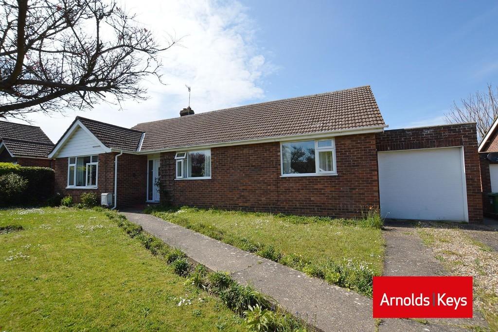 Regis Avenue, Beeston Regis, Sheringham 3 bed detached bungalow £375,000