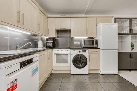 2 bedroom flat for sale, Altenburg Gardens, Battersea, London