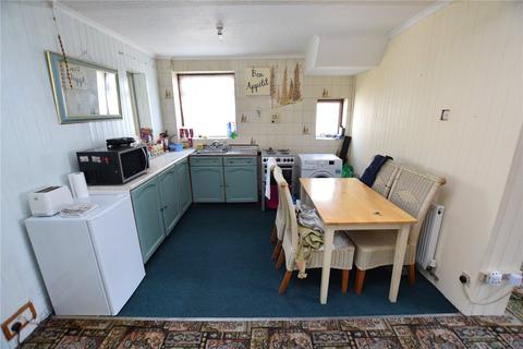 6 Dover Close, Romford, RM5 3AX