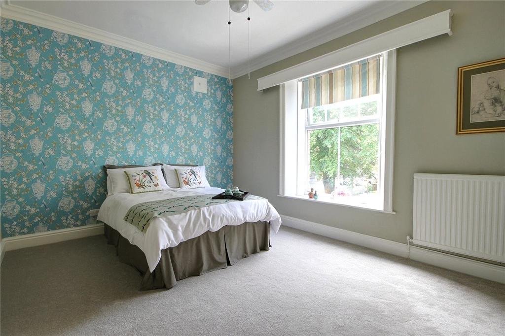 1b Bedroom 1