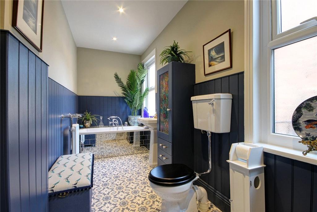 1b Bathroom