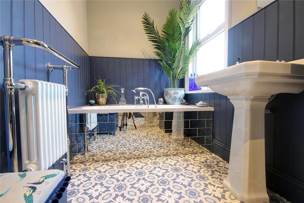 1b Bathroom