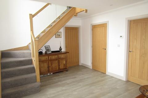 8 Clos Salem, Clydach, Swansea, SA6 5FB