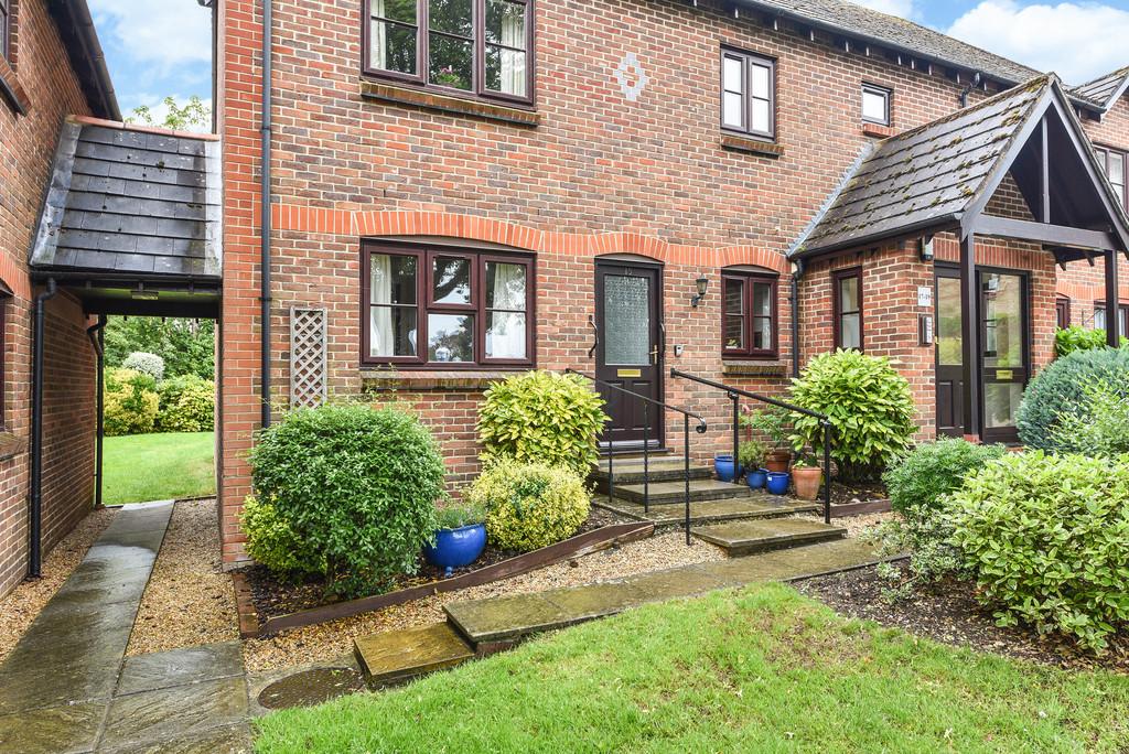 Woodlands Lane, Chichester 2 bed apartment £225,000