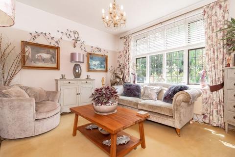 147 Purley Downs Road, South Croydon, CR2 0RN