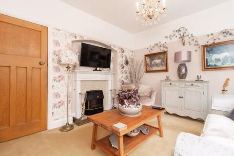 147 Purley Downs Road, South Croydon, CR2 0RN