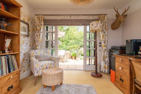 147 Purley Downs Road, South Croydon, CR2 0RN