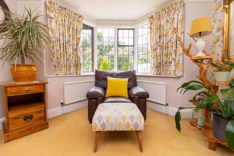 147 Purley Downs Road, South Croydon, CR2 0RN
