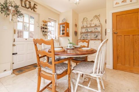 147 Purley Downs Road, South Croydon, CR2 0RN