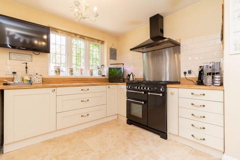 147 Purley Downs Road, South Croydon, CR2 0RN