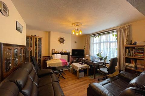 36 Abbots Road, Edgware, HA8 0RE