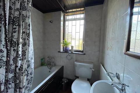 36 Abbots Road, Edgware, HA8 0RE