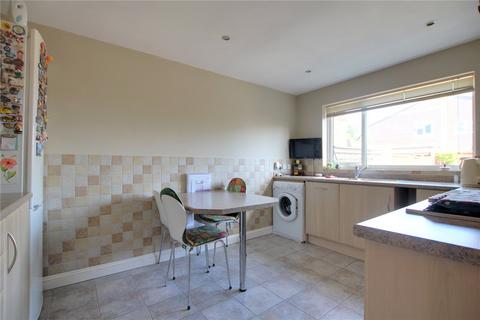 3 bedroom terraced house to rent, Kingsley Close, Reading RG2