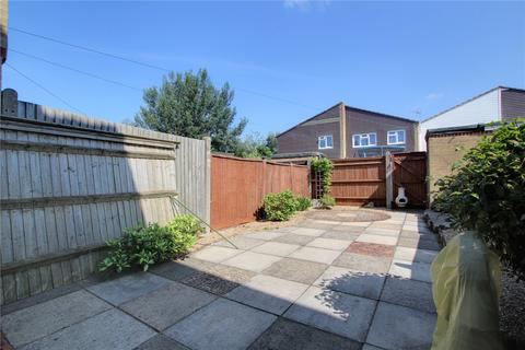 3 bedroom terraced house to rent, Kingsley Close, Reading RG2