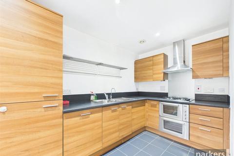 4 bedroom semi-detached house to rent, Puffin Way, Berkshire RG2