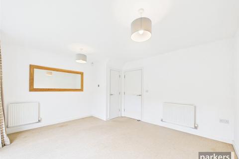 4 bedroom semi-detached house to rent, Puffin Way, Berkshire RG2