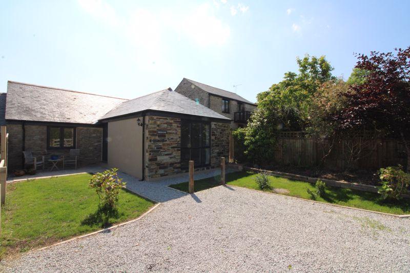 Front, garden and