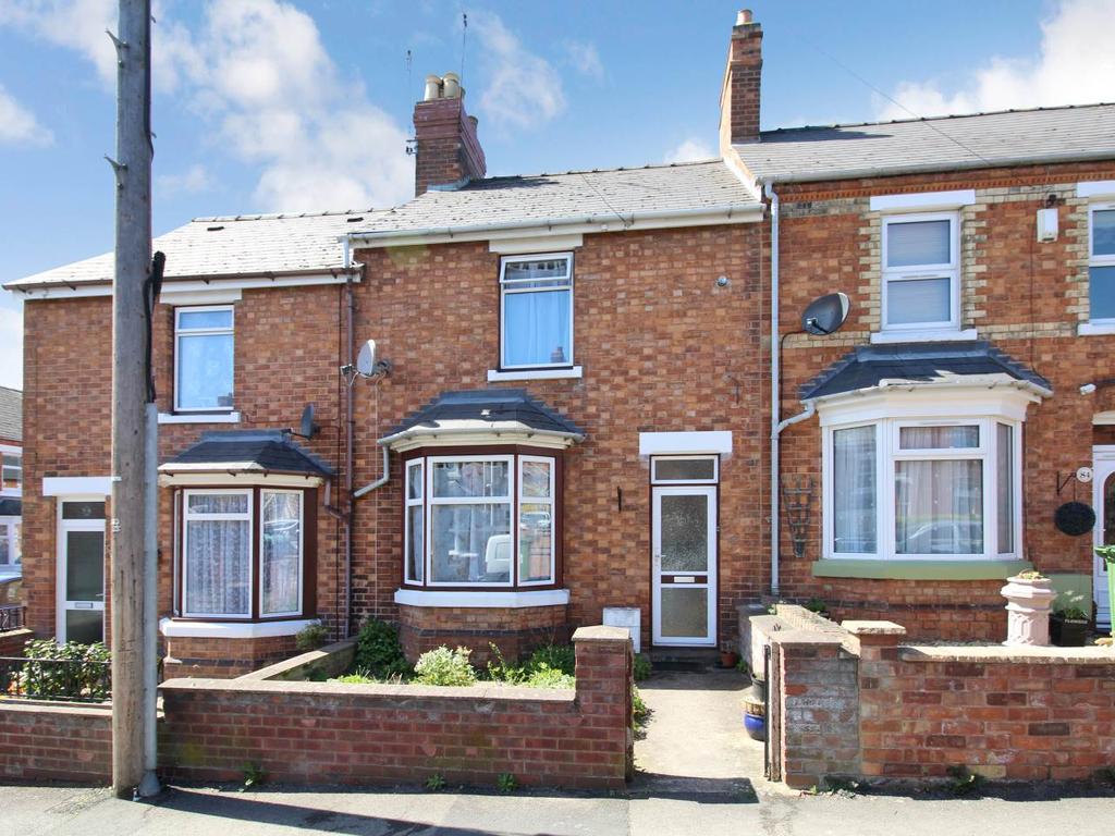 Windsor Road, Evesham, Worcestershire 3 bed terraced house £850 pcm (£196 pw)