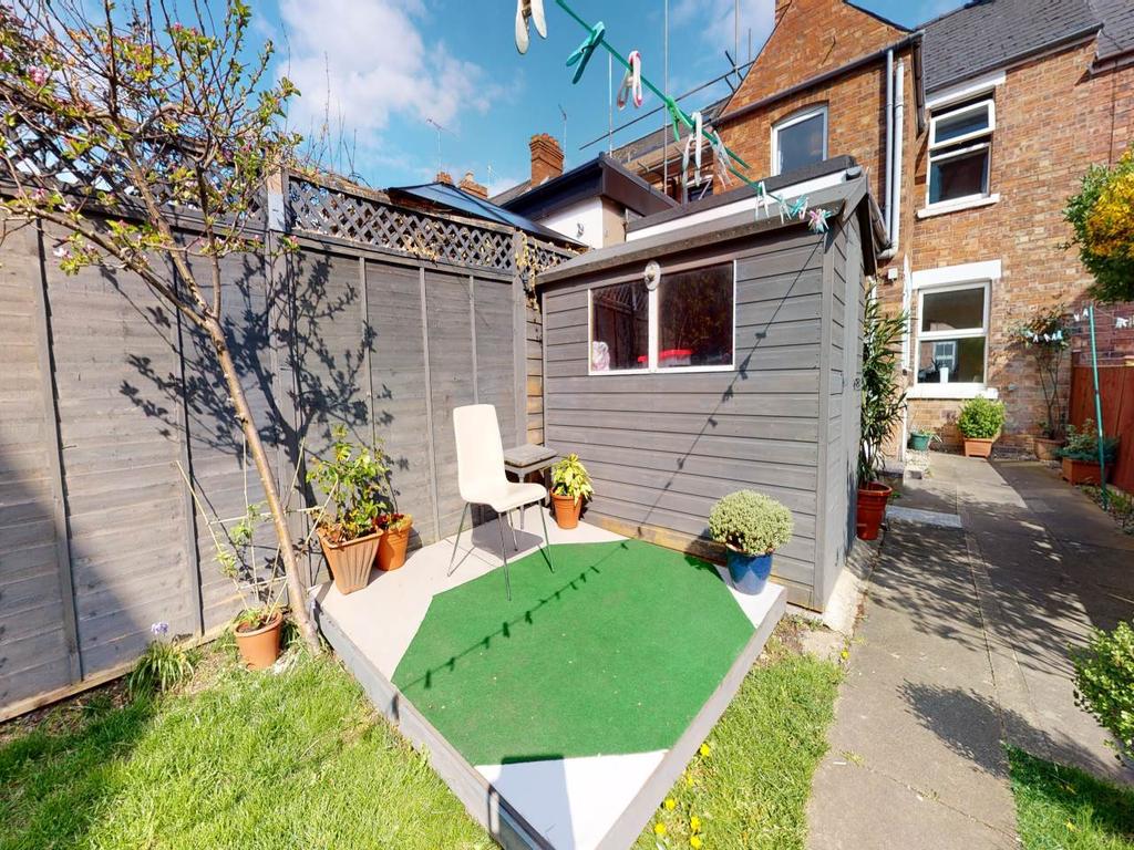 Windsor Road, Evesham, Worcestershire 3 bed terraced house £850 pcm (£196 pw)
