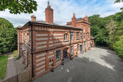 Woodlands Brackendene Drive, Gateshead, NE9 6DP