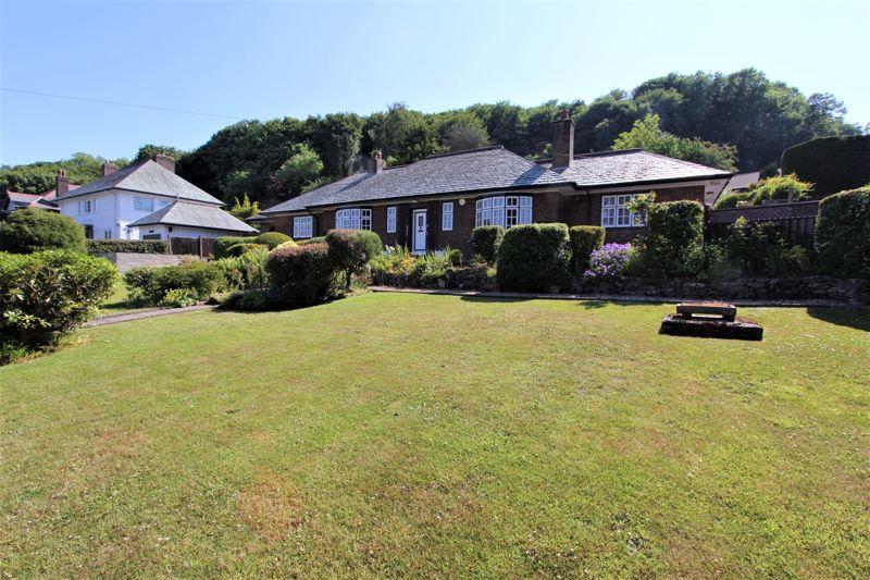 Fron Park Road, Holywell 3 bed bungalow £1,000 pcm (£231 pw)