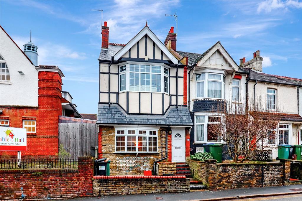 Pinner Road, Oxhey, Watford, Herts, WD19 2 bed end of terrace house £