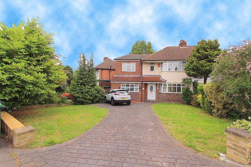 Cherry Tree Avenue, Walsall 3 bed semidetached house £950 pcm (£219 pw)