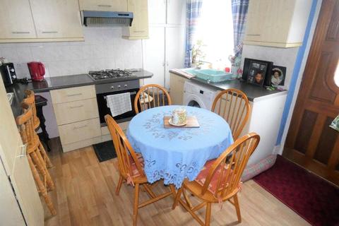 147 Carr Bottom Avenue, Bradford, BD5 9BD