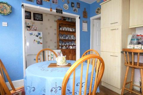 147 Carr Bottom Avenue, Bradford, BD5 9BD