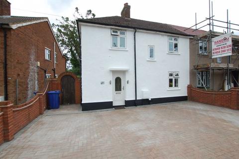 44 Stifford Road, Aveley, South Ockendon, RM15 4AA