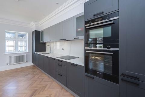 Flat 3, Sapphire Mansion, 13 Coombe Lane West, Kingston Upon Thames, KT2 7EW