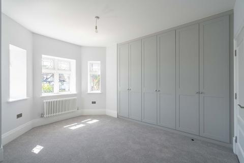 Flat 3, Sapphire Mansion, 13 Coombe Lane West, Kingston Upon Thames, KT2 7EW