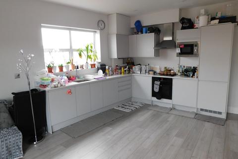 2 bedroom flat to rent - 2 South Street, Staines, TW18 4PJ