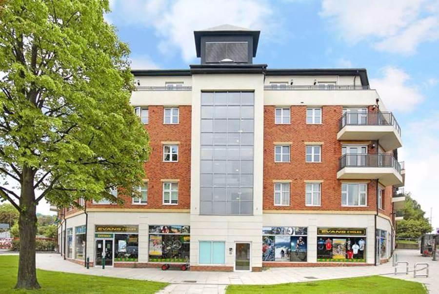 PEABERRY COURT, GREYHOUND HILL, HENDON, NW4 4JE 2 bed flat for sale £