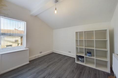 2 bedroom flat to rent, Poplar Grove, Seaforth