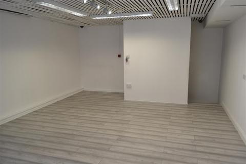 Retail property (high street) to rent - Belvoir Street, Leicester