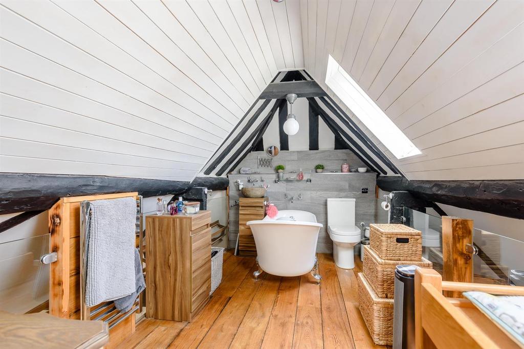 Cottage Bathroom