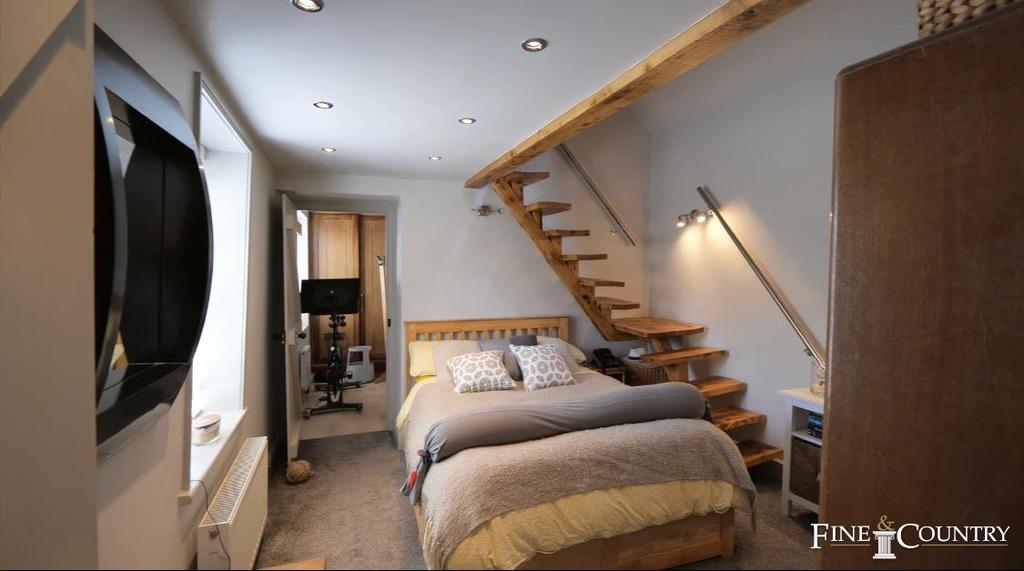 Cottage Bedroom 2