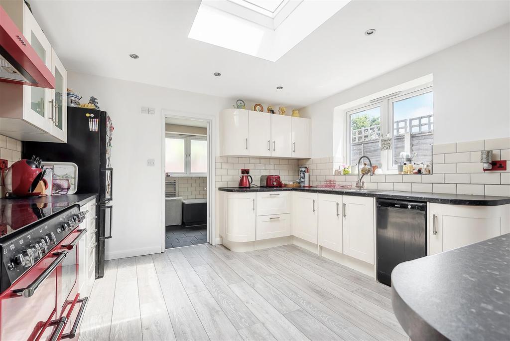 Westfield Road, Surbiton 2 bed end of terrace house £700,000